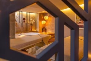 Tyrkisk bad/hamam, kroppsbehandlinger, kroppsinnpakning og kroppsskrubb