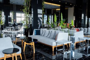 Área de estar no saguão