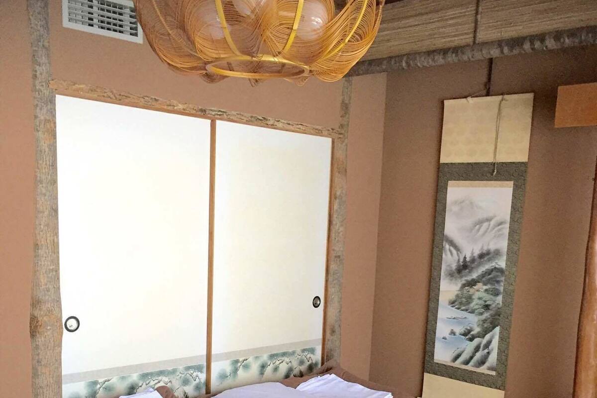 Twin Room, Non Smoking, Shared Bathroom | WiFi (free)