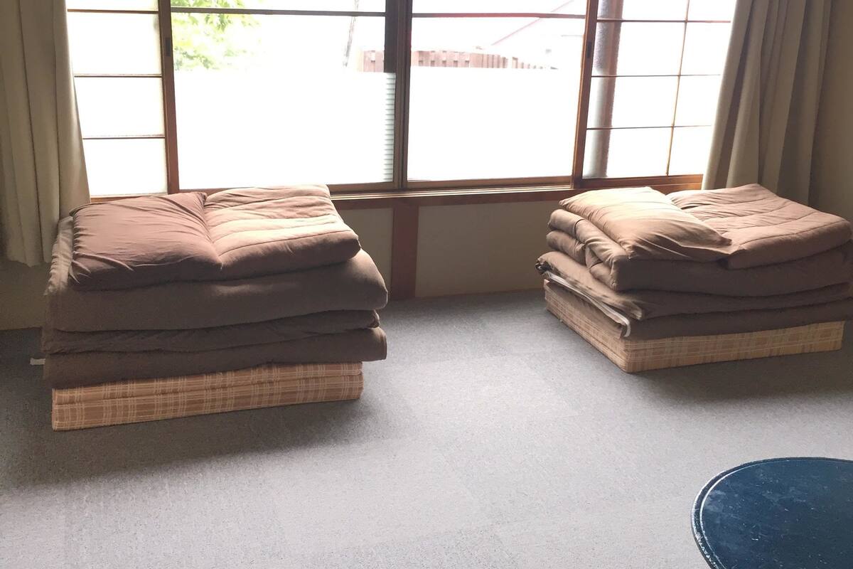 Family Room 1, Non Smoking, Shared Bathroom 5 Guests | WiFi (free)