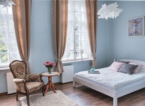 Trippelrum - 1 sovrum | Vardagsrum | Platt-tv