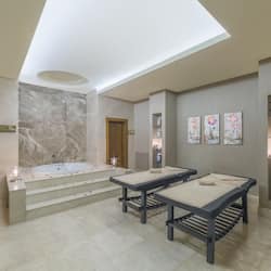 Sauna, hammam, hammam, soins corporels, salles de massage et de soins