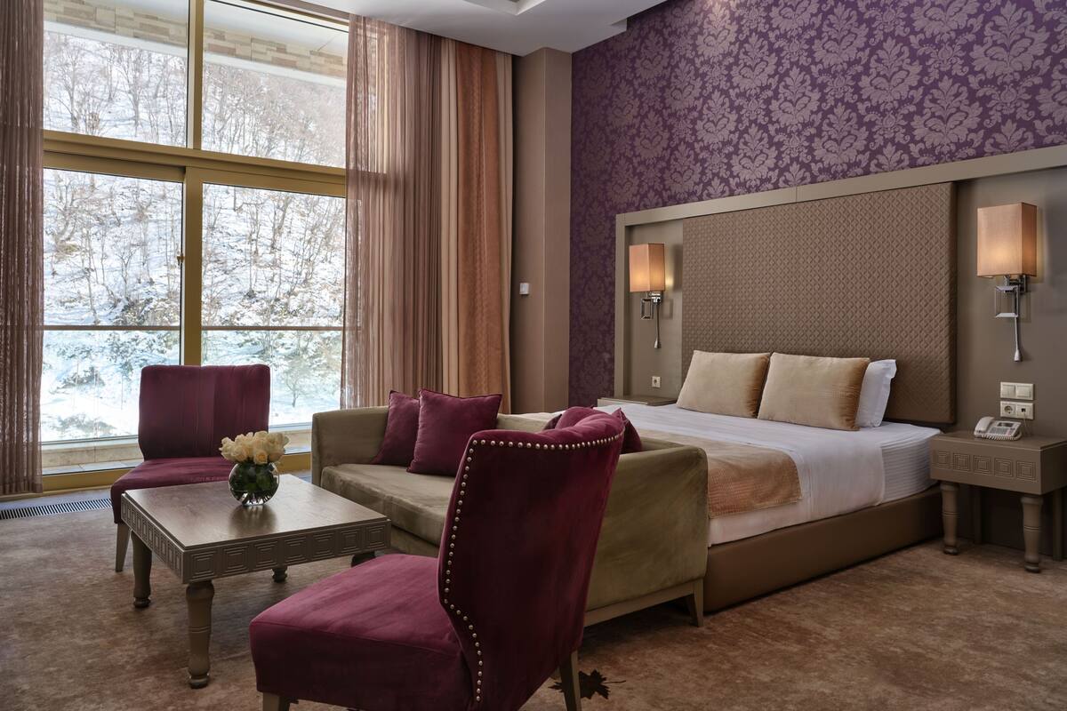 Minibar, coffres-forts dans les chambres, décoration personnalisée