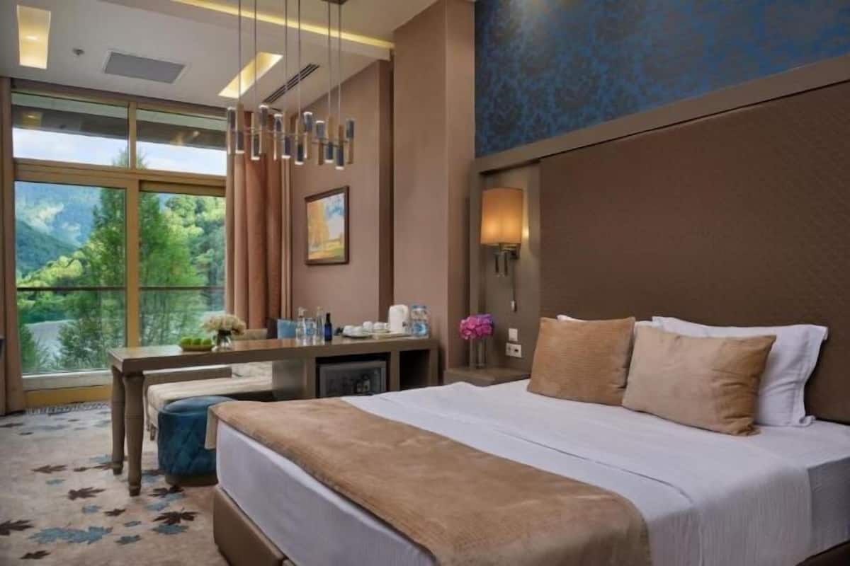 3 bedrooms, minibar, in-room safe, individually decorated
