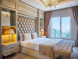 Minibar, coffres-forts dans les chambres, décoration personnalisée