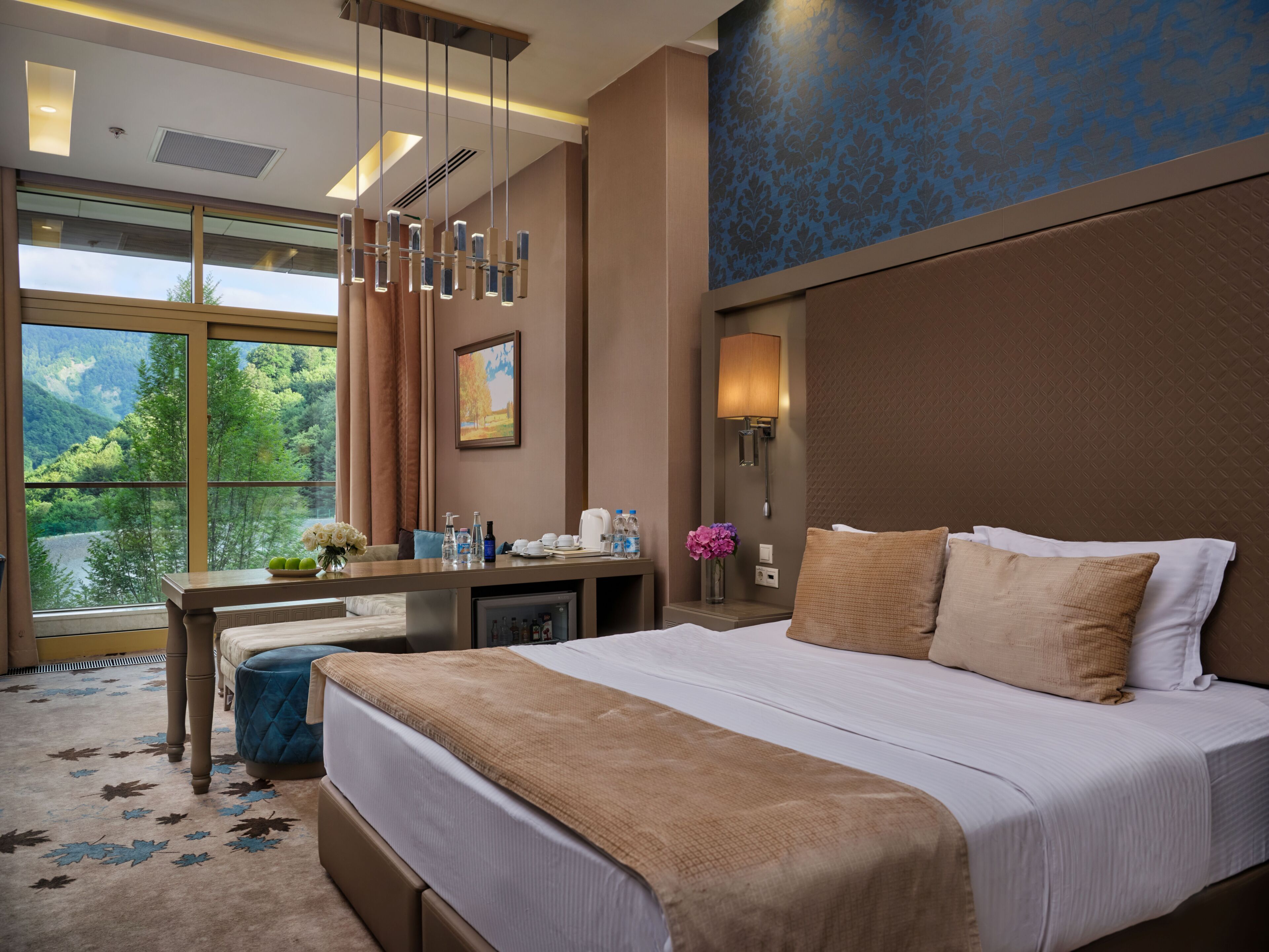 Superior kamer | Een minibar, een kluis op de kamer, individueel gedecoreerd