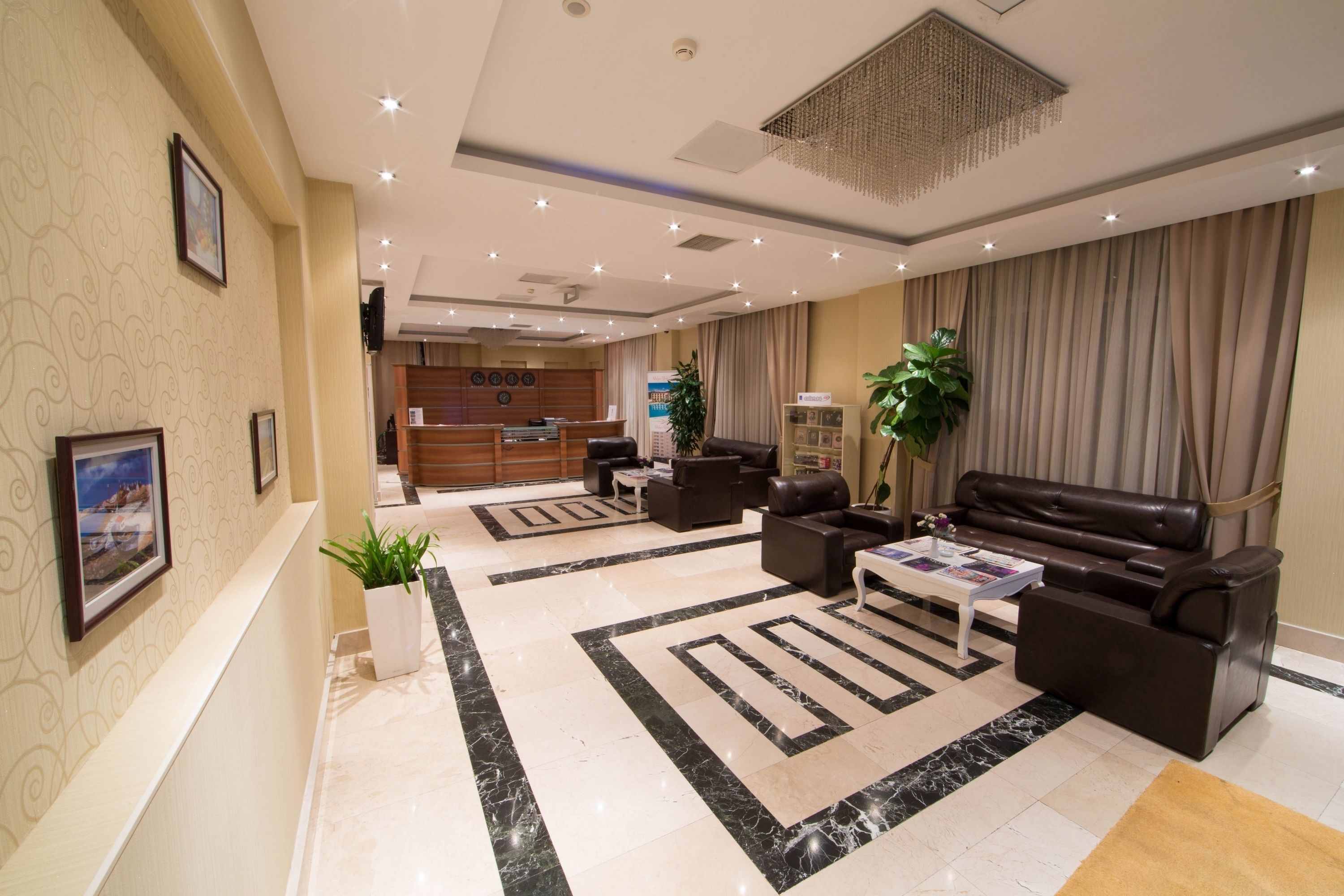 Coin salon dans le hall
