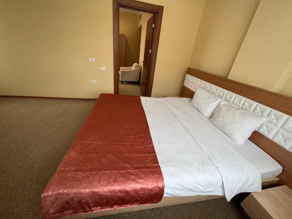 In-room safe, desk, free WiFi, bed sheets