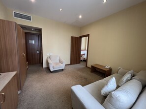 Suíte júnior, 1 quarto, sacada, vista para a cidade | Vista do quarto