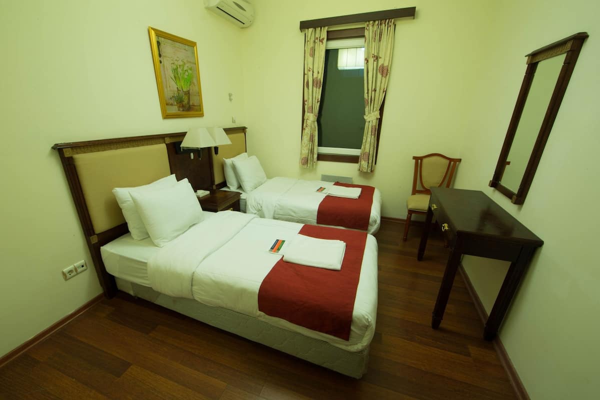 Standard Twin Room | In-room safe, soundproofing, iron/ironing board, free WiFi