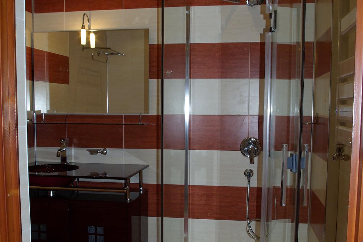 Standard Double Room | In-room safe, soundproofing, iron/ironing board, free WiFi