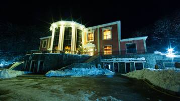 Fasade – kveld/natt