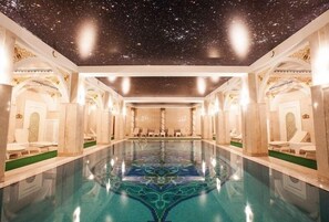 室内游泳池，室外游泳池