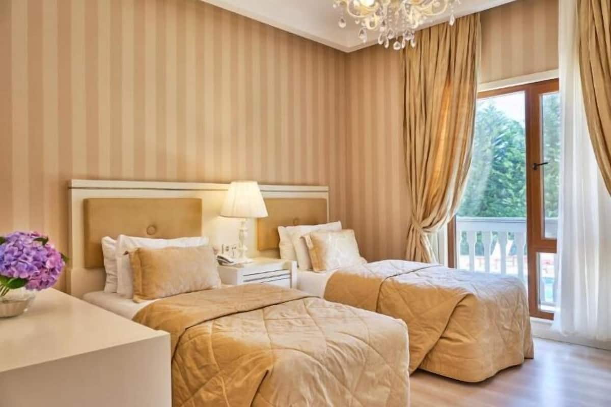 3 chambres, minibar, coffres-forts dans les chambres