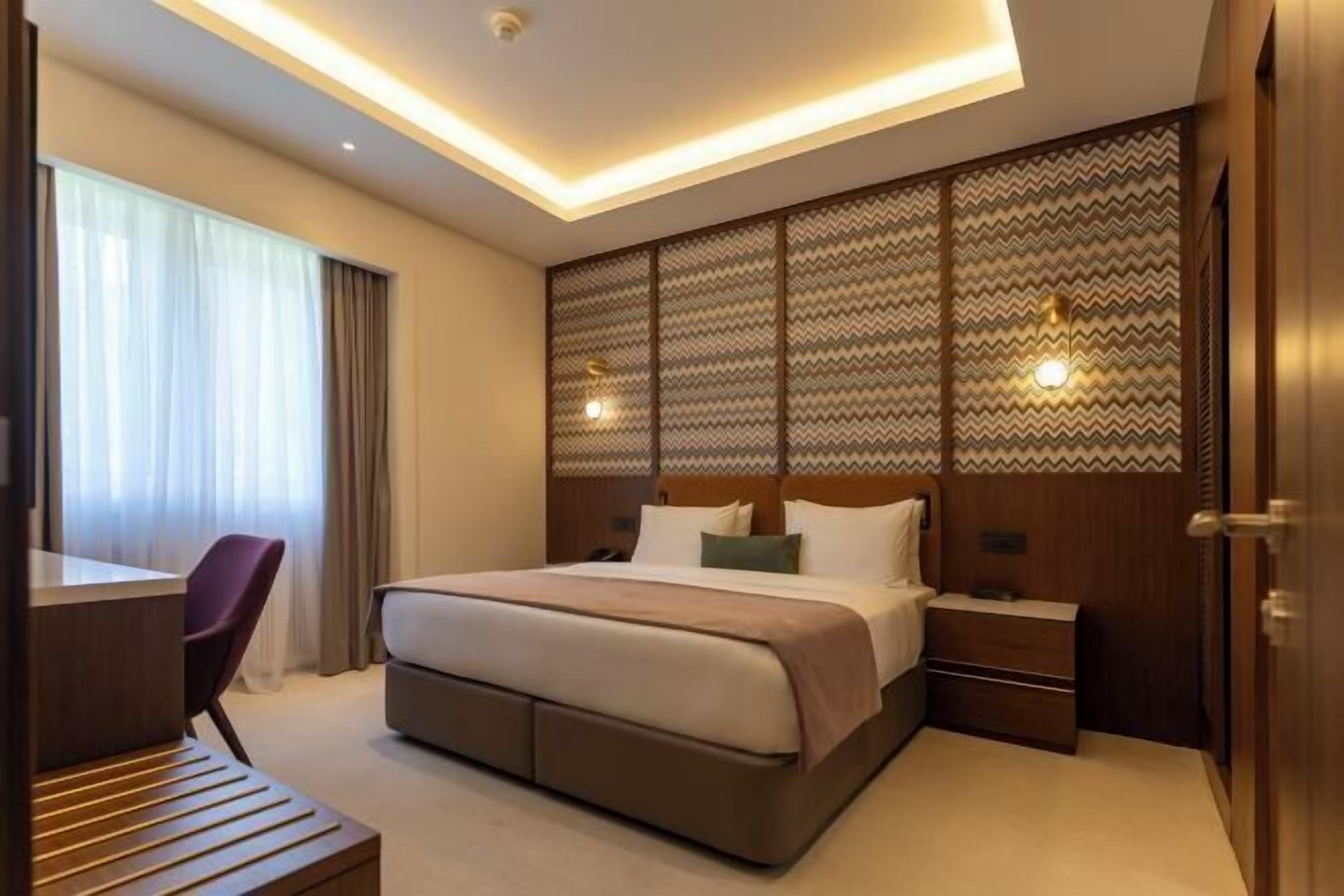 Minibar, in-room safe, soundproofing, iron/ironing board