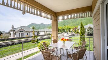 Basic-Villa, 3 Schlafzimmer | Terrasse/Patio