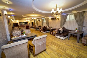 2 間餐廳；供應早餐