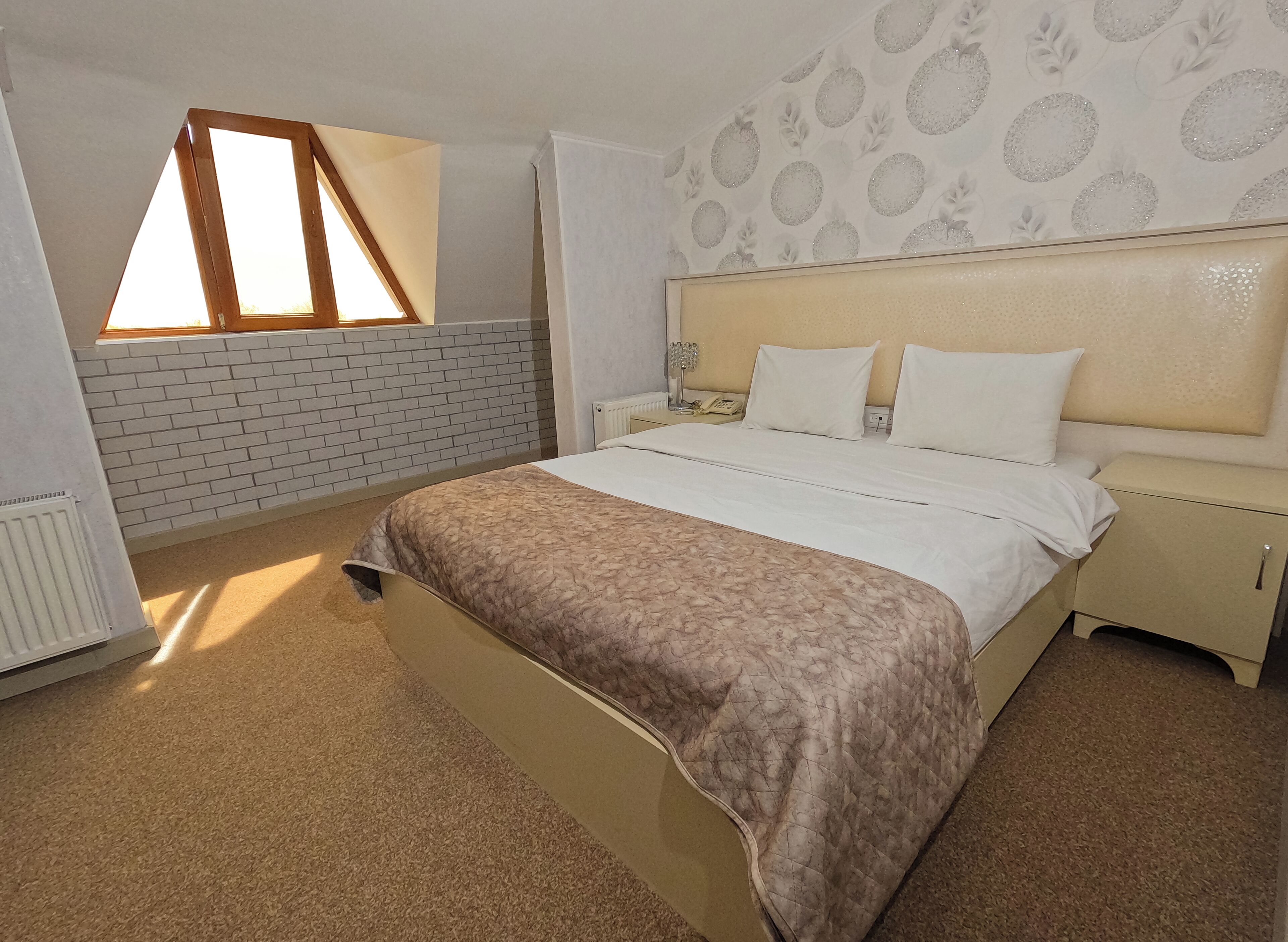 Chambre Économique Double ou avec lits jumeaux | Literie de qualité supérieure, coffres-forts dans les chambres