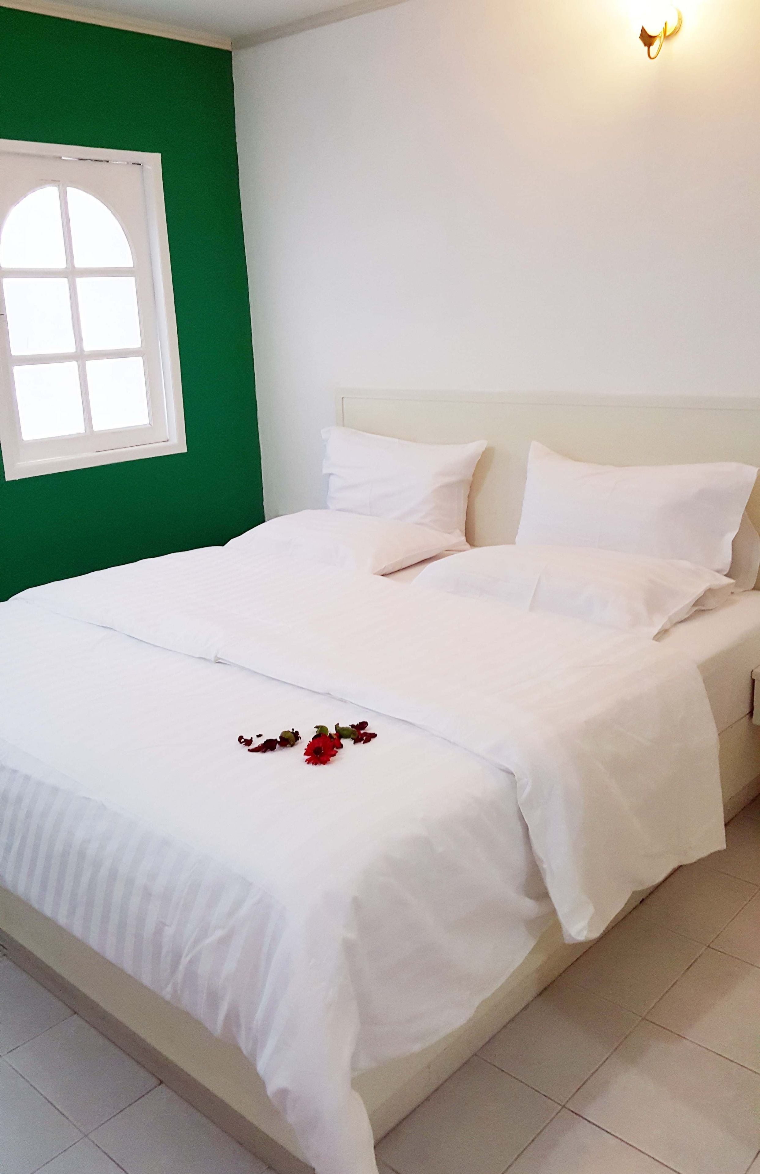 Double Room, 1 King Bed | Frette Italian sheets, individually decorated, individually furnished