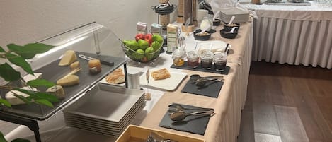 Free buffet breakfast