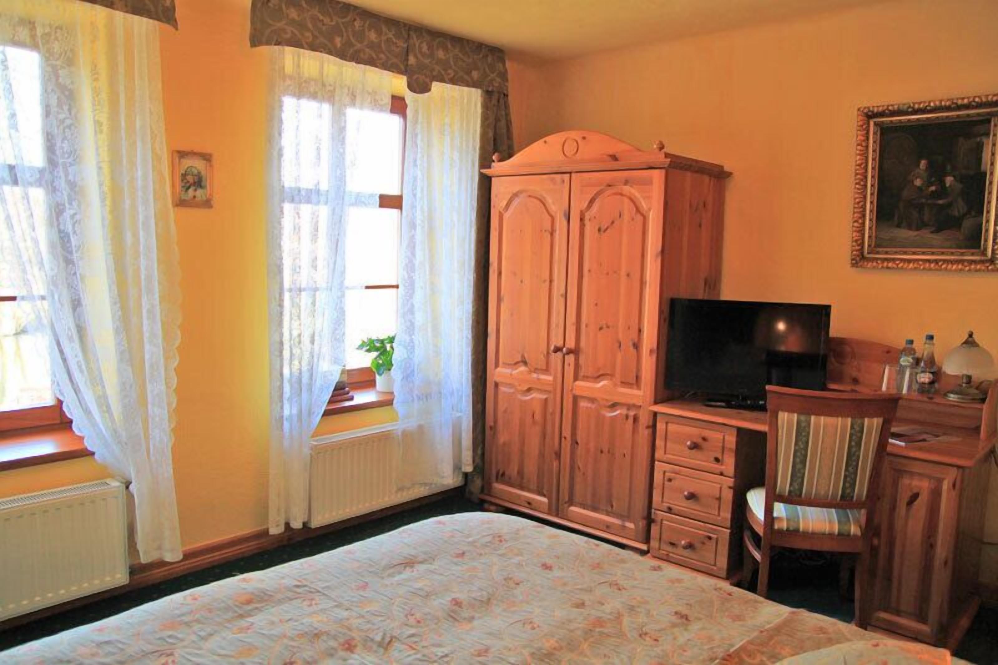 double or twin room, river view | 1 bedroom, free wifi