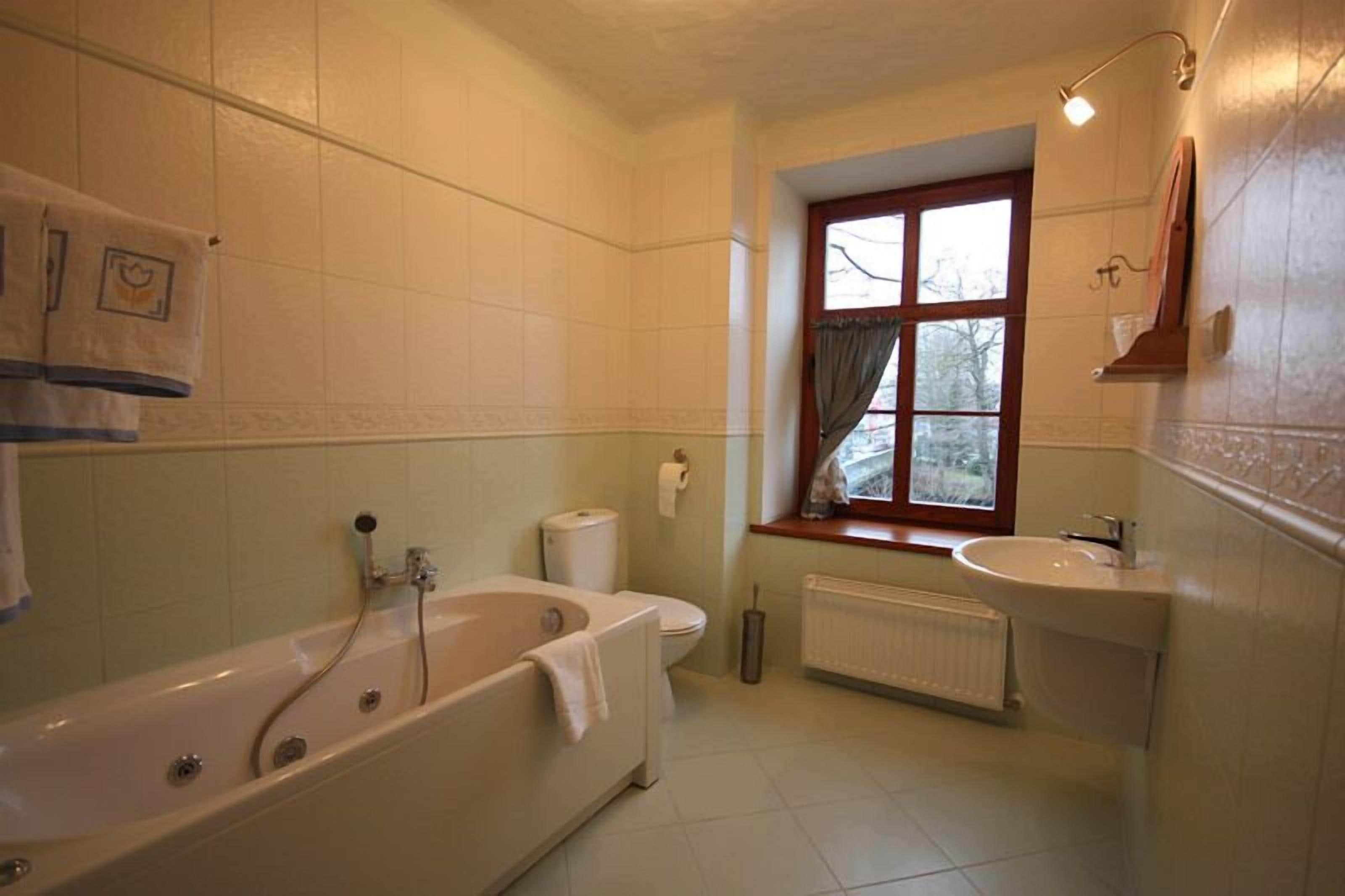 double or twin room, river view | bathroom | hair dryer, towels