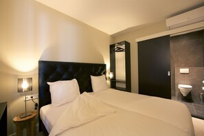 In-room safe, desk, free WiFi - Camp Inn Hotel Amsterdam (Amsterdam)
