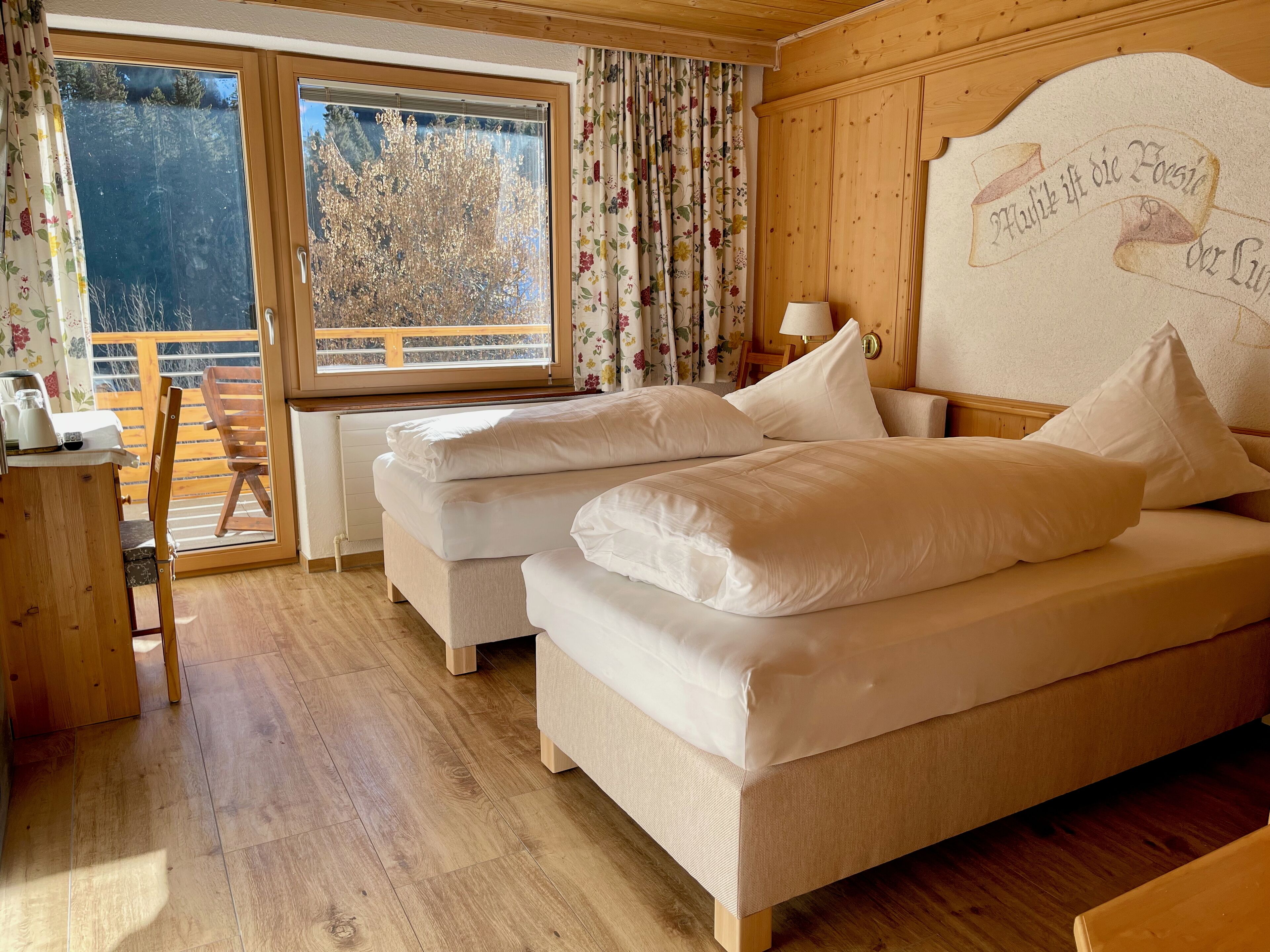 Comfort-dobbeltværelse - 1 kingsize-seng - bjergudsigt | Egyptiske bomuldslagner, premium-sengetøj, dundyner