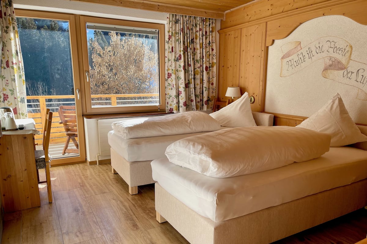 Comfort-dobbeltværelse - 1 kingsize-seng - bjergudsigt | Egyptiske bomuldslagner, premium-sengetøj, dundyner