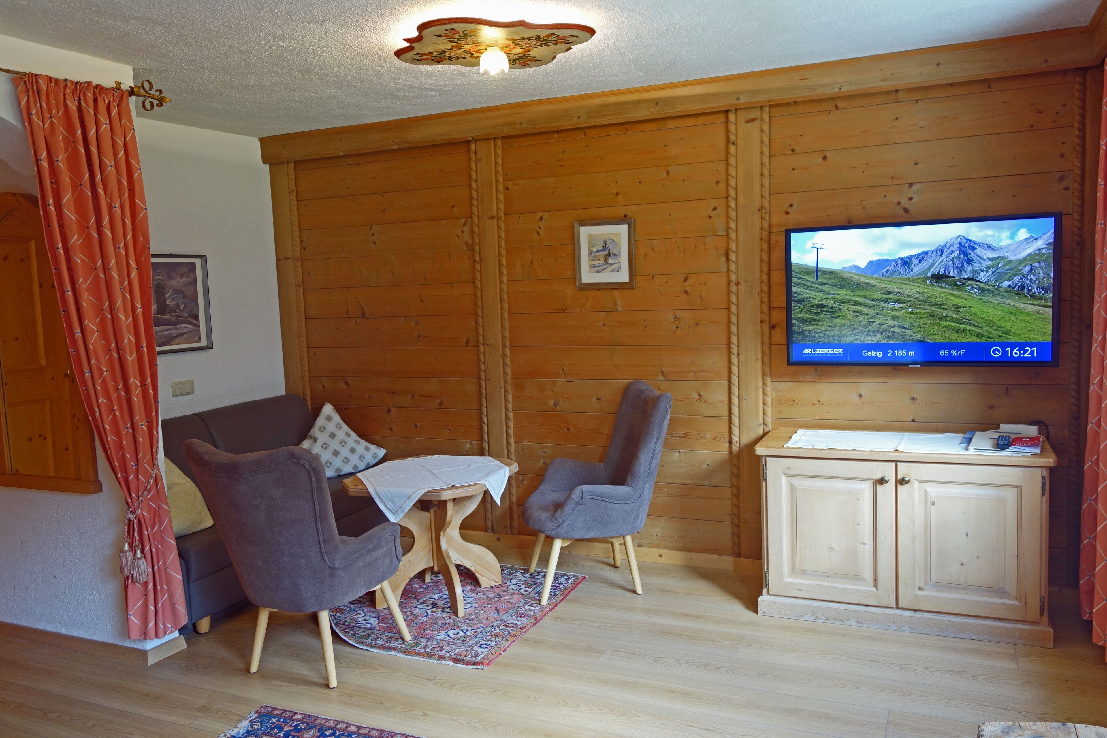 deluxe double room, refrigerator, mountain view | television