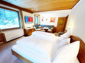 华丽套房, 2 间卧室, 冰箱, 山景 | 埃及棉床单、高档床上用品、羽绒被、客房内保险箱