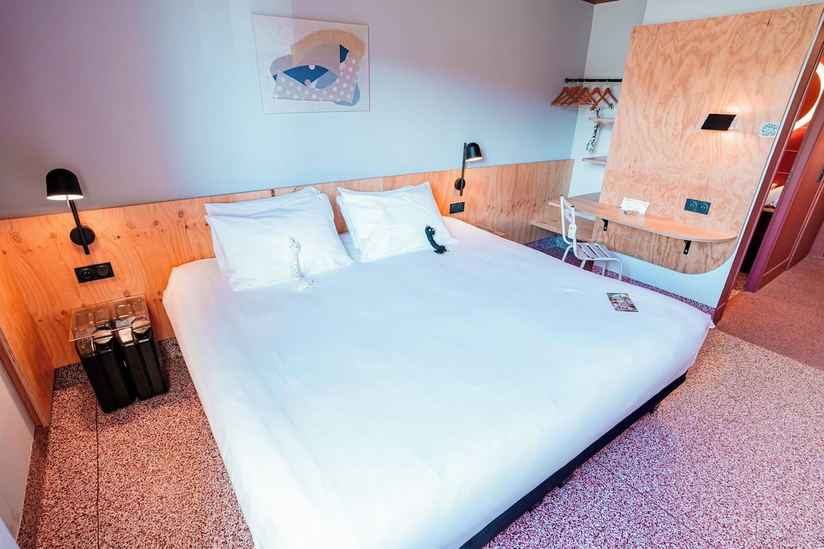 double room, 1 double bed (pop room) | desk, blackout curtains, free cots/infant beds, free wifi