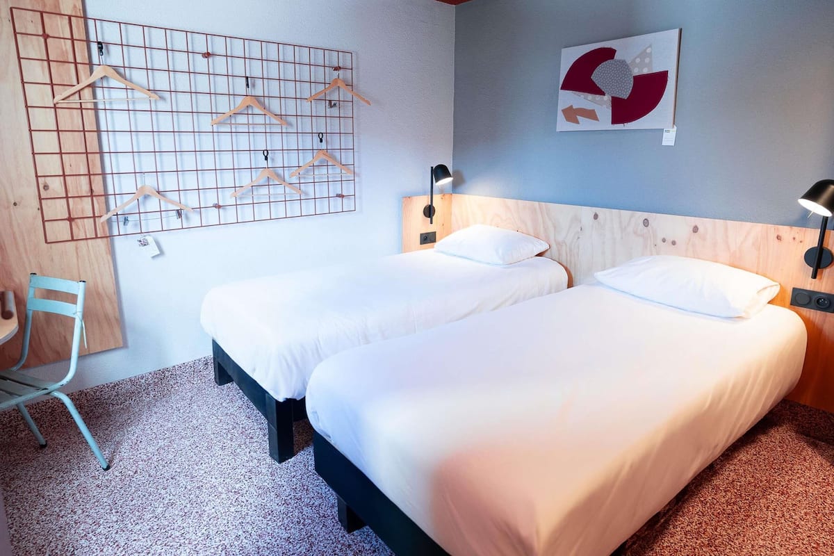 Room, 2 Twin Beds (Little POP ) | Desk, blackout drapes, free cribs/infant beds, free WiFi