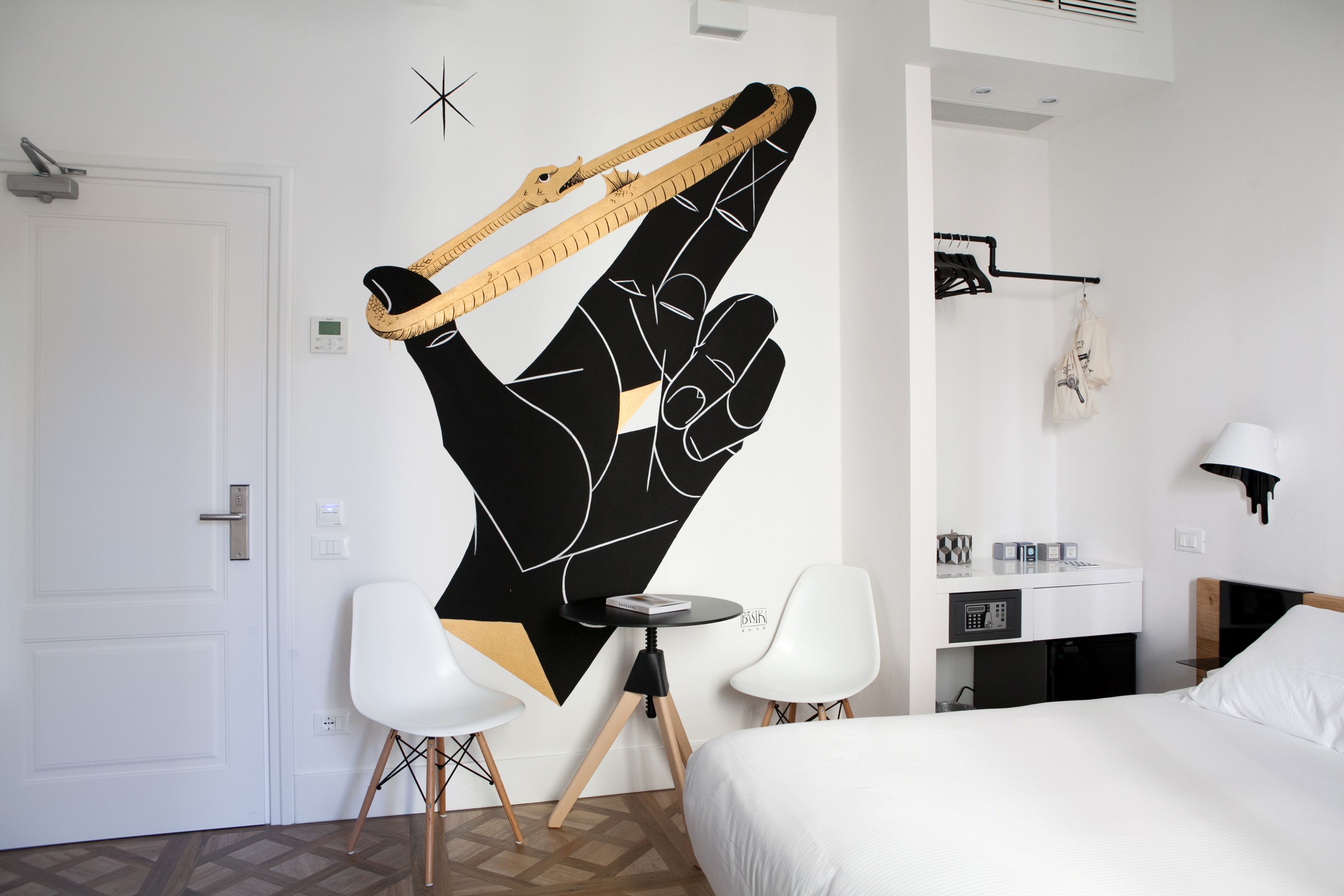 Habitación Deluxe, Terraza | Ropa de cama de alta calidad y minibar 