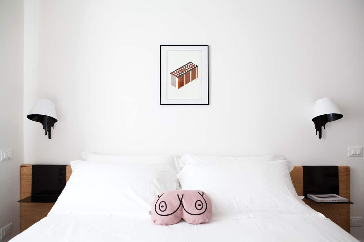 Ropa de cama de alta calidad y minibar 