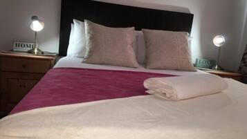 Standard Room, 1 Bedroom | Minibar, in-room safe, free WiFi