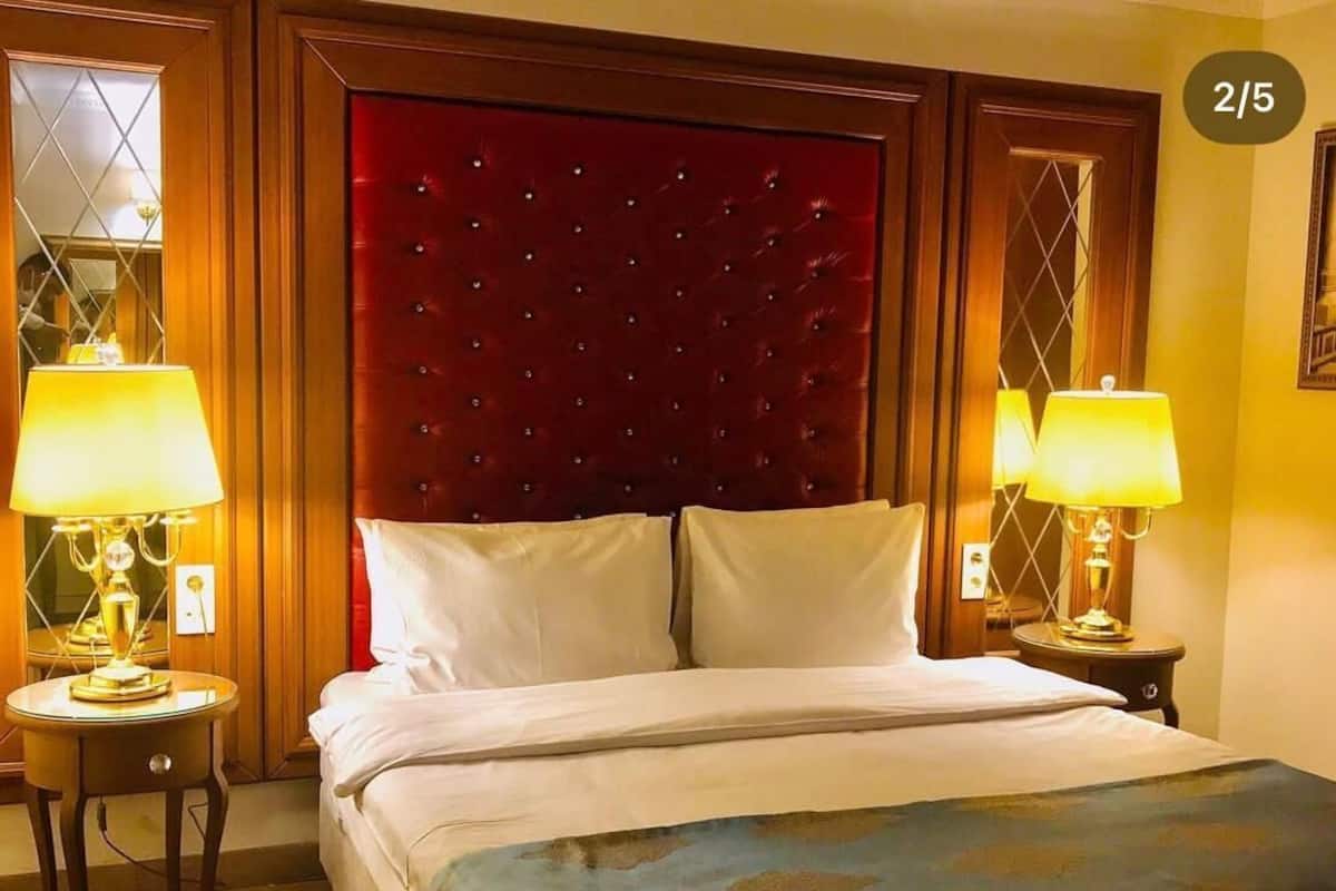 基础客房, 1 间卧室, 城市景观 | 客房内保险箱、办公桌、隔音、熨斗/熨衣板