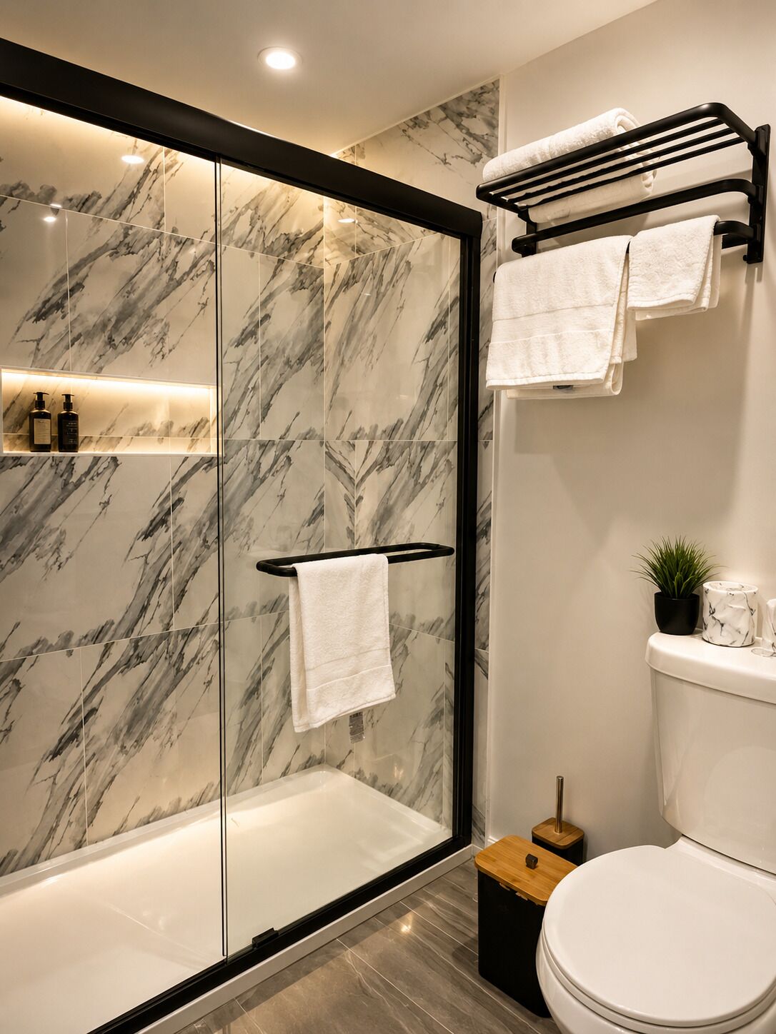 Quadruple Room | Bathroom | Hair dryer, towels, soap, shampoo
