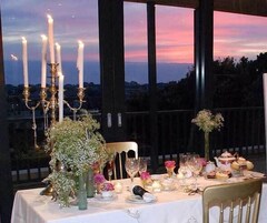 Se sirven desayunos, almuerzos y cenas; cocina internacional