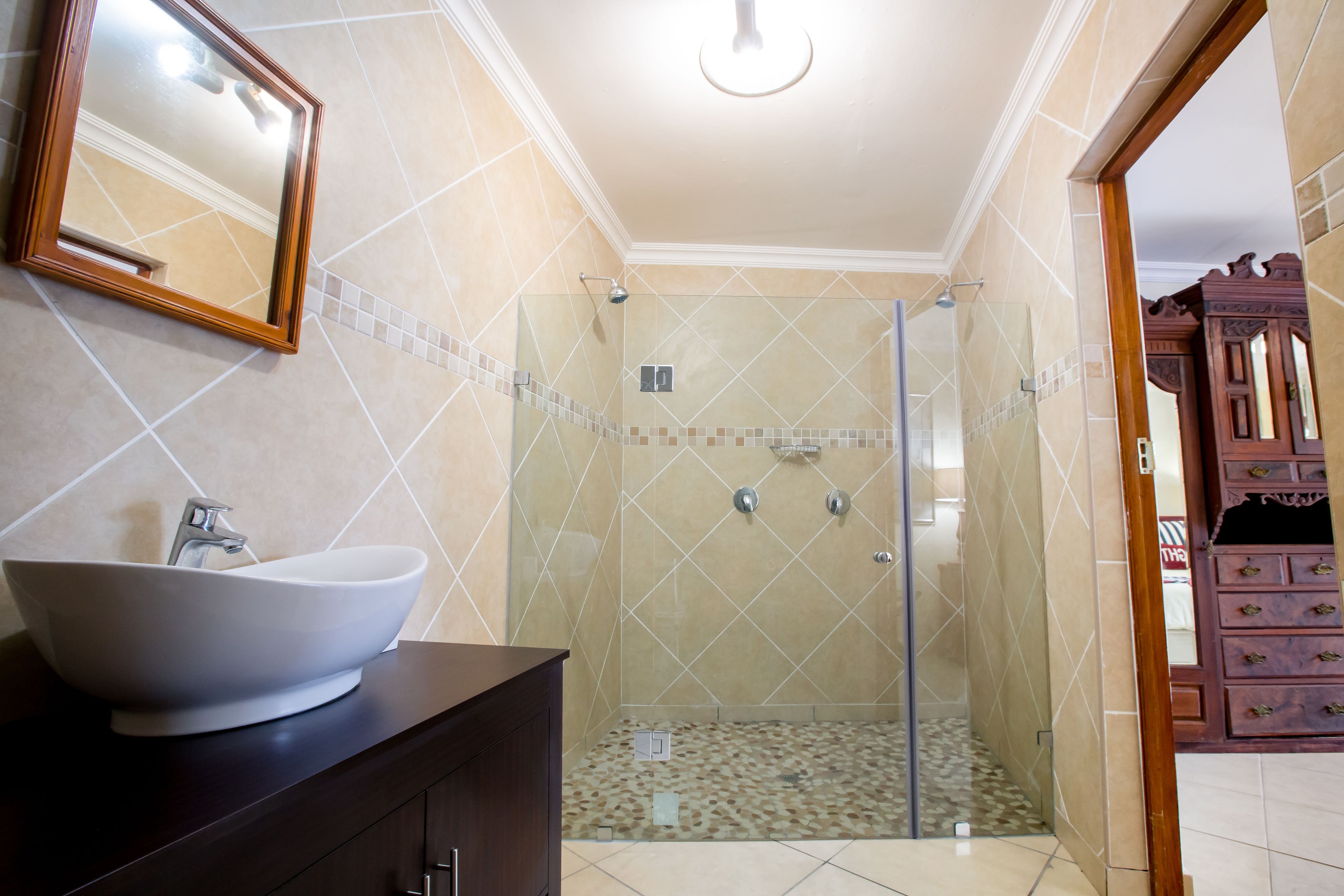 Honeymoon-Suite, 1 King-Bett | Dusche im Bad