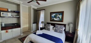 Economy Double Room, 1 Queen Bed, Kitchenette | Premium bedding, in-room safe, individually decorated - Brenton On Rocks Luxury Guest House (Knysna)