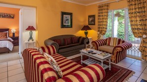 Comfort Apartment, 2 Bedrooms (Unit 2) | Living area | Plasma TV - Brown Jug Guest House (Hermanus)