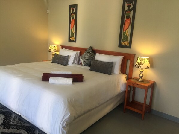 1 bedroom, desk, iron/ironing board, free WiFi - Sabie Retreats Guest House (Sabie)