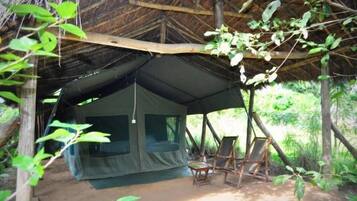 In-room safe, desk, bed sheets