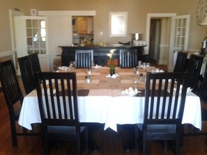 Daily full breakfast (ZAR 95 per person)