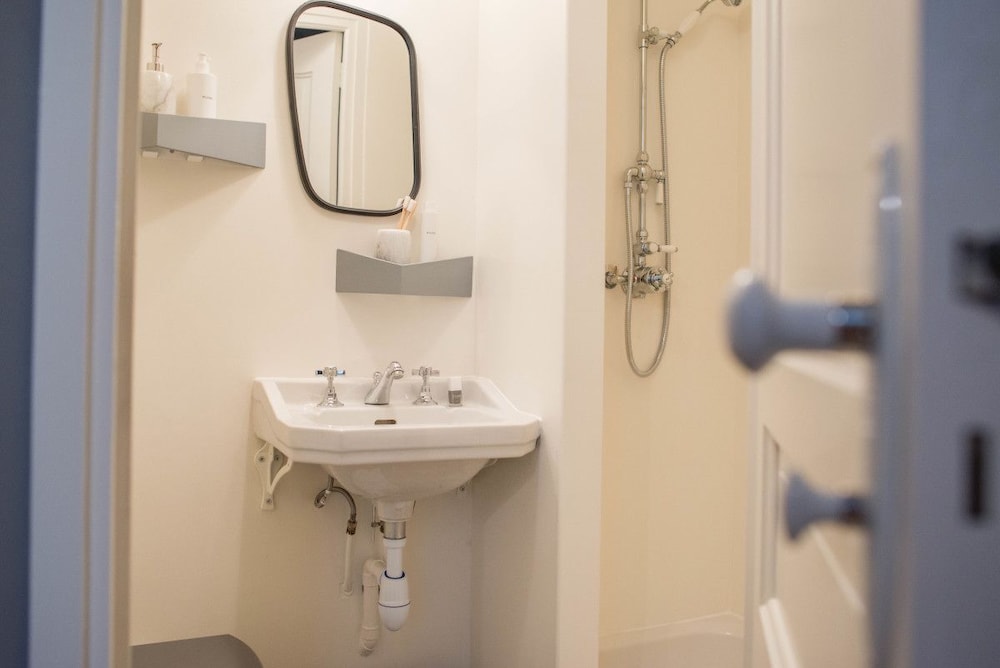 Marnie & Mister H by null