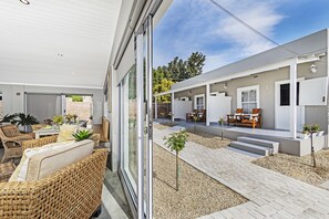 Exterior - La Montagne Bed & Breakfast (Riebeek Kasteel)