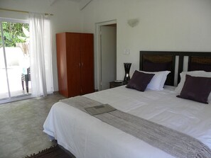 Iron/ironing board, free WiFi - Bush Baby Glen (Sabie)