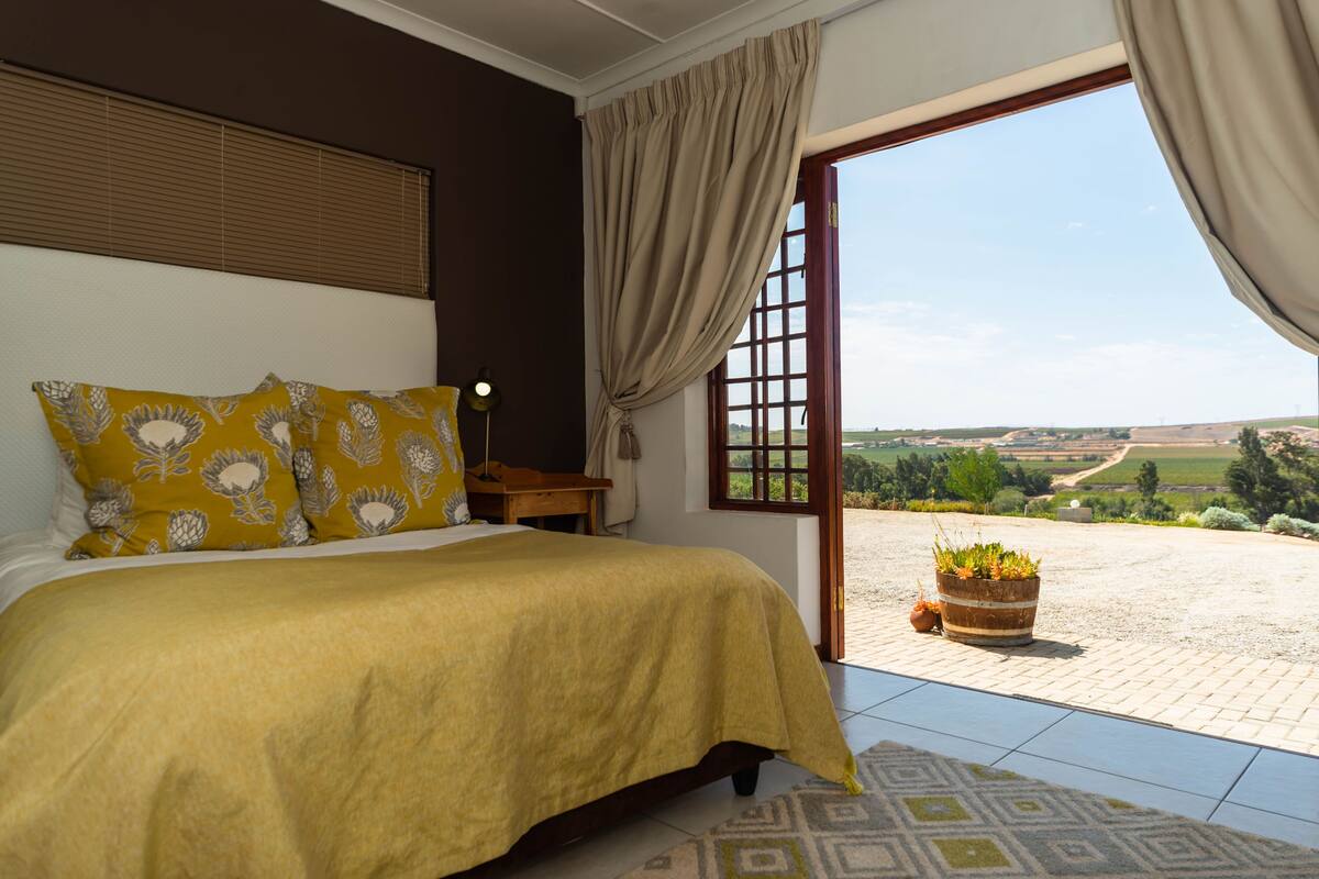 Double Room - Maartblom @ Riverunits | Minibar, in-room safe, desk, iron/ironing board (on request)