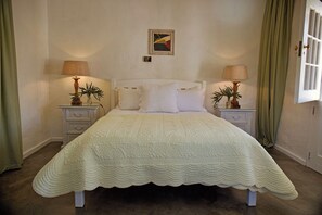 Traditional-Ferienhaus, 2 Schlafzimmer, Bergblick, zum Garten hin | Individuell dekoriert, individuell eingerichtet, kostenloses WLAN